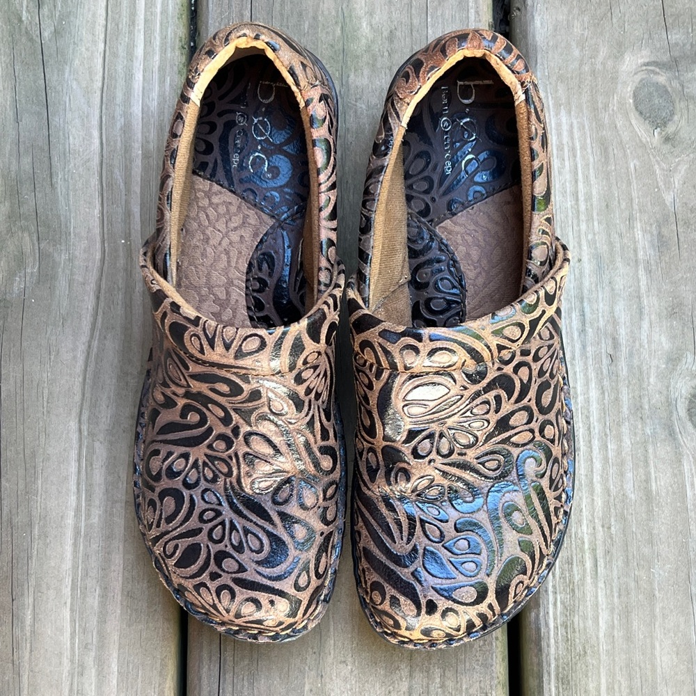 B.O.C.‎ Born Concepts Peggy Brown Paisley Leather Clogs Size 7